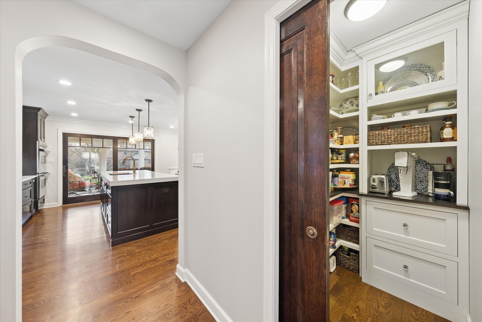 156 Sunset Avenue, Glen Ellyn, IL 60137