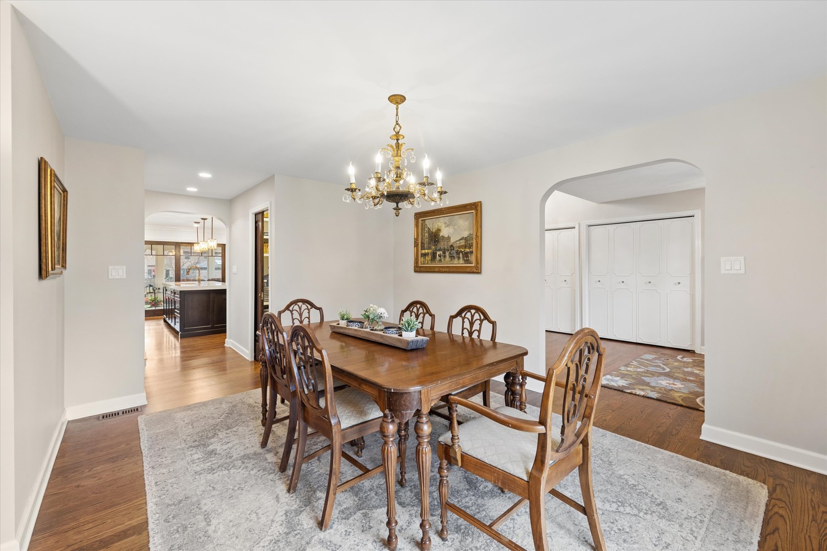 156 Sunset Avenue, Glen Ellyn, IL 60137