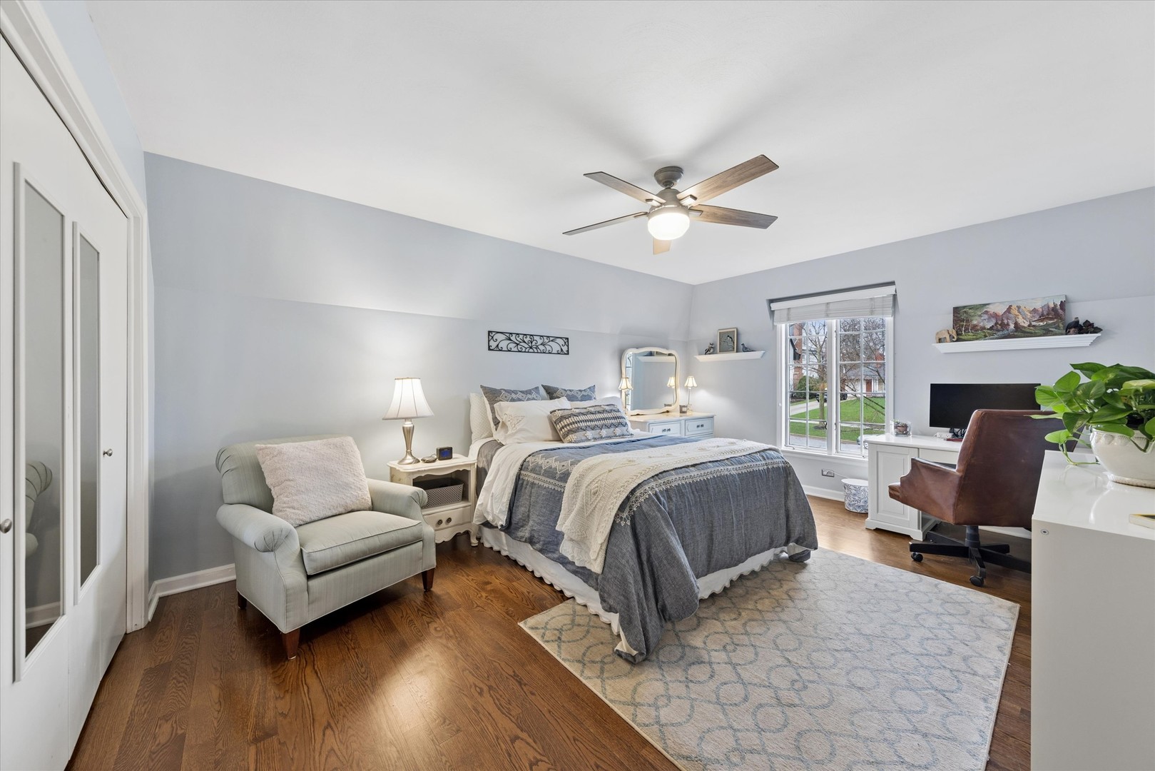 156 Sunset Avenue, Glen Ellyn, IL 60137