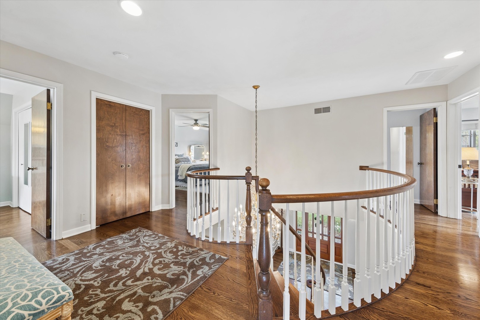 156 Sunset Avenue, Glen Ellyn, IL 60137