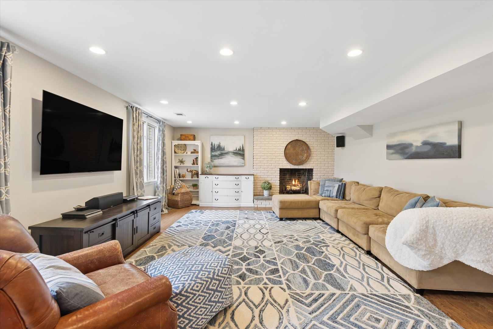 156 Sunset Avenue, Glen Ellyn, IL 60137