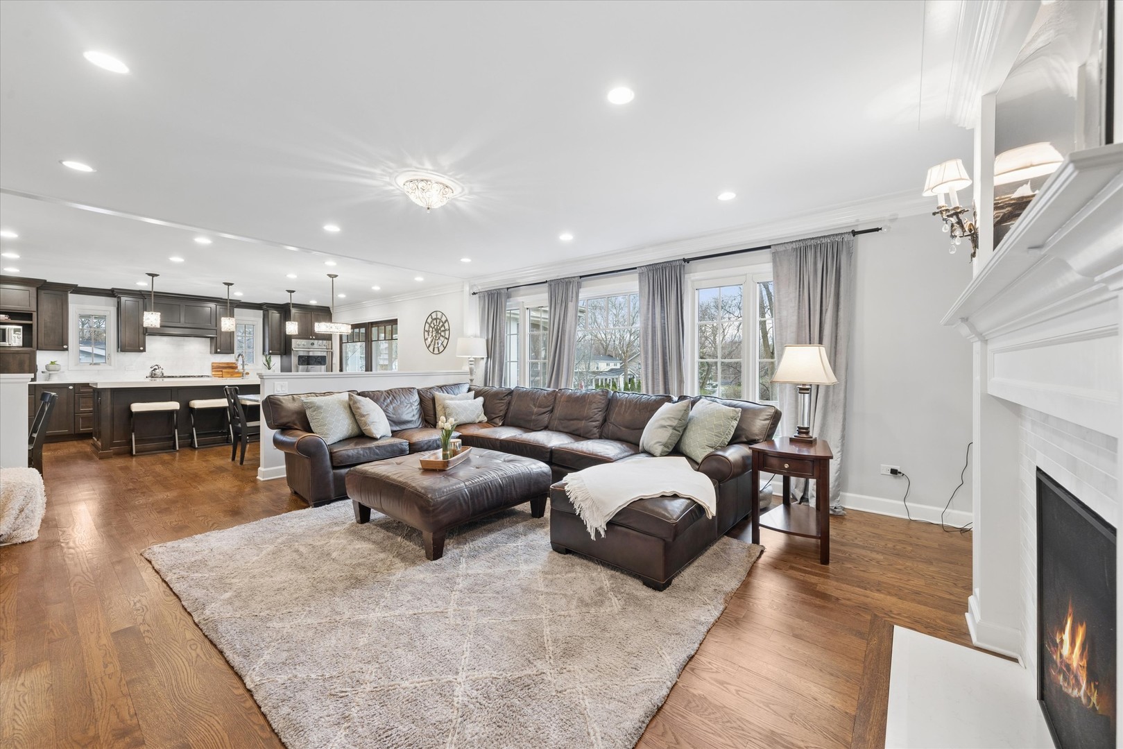 156 Sunset Avenue, Glen Ellyn, IL 60137