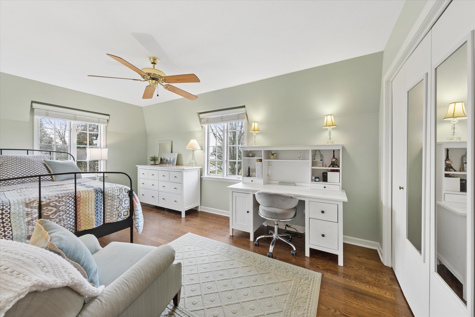 156 Sunset Avenue, Glen Ellyn, IL 60137