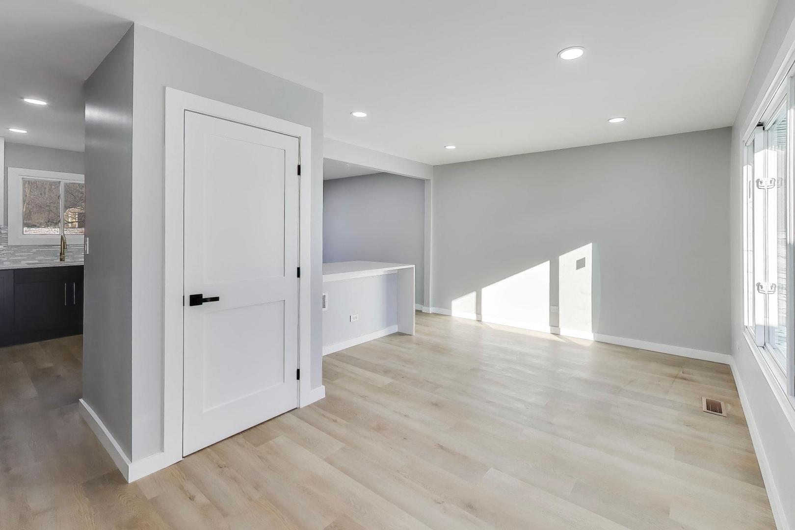 2N660 Valewood Road, West Chicago, IL 60185