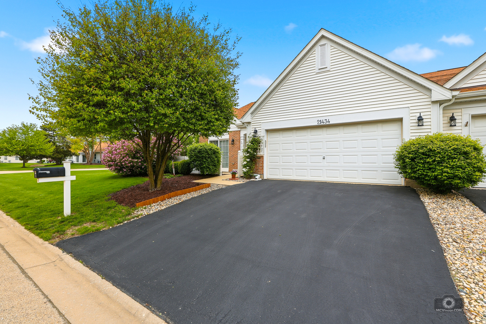 21434 W Juniper Lane, Plainfield, IL 60544