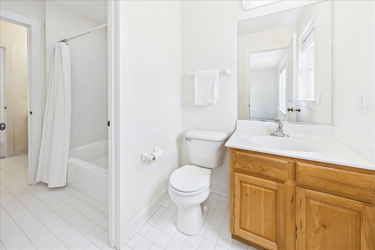 884 Blazing Star Road, Grayslake, IL 60030