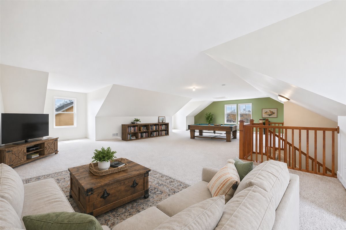 884 Blazing Star Road, Grayslake, IL 60030