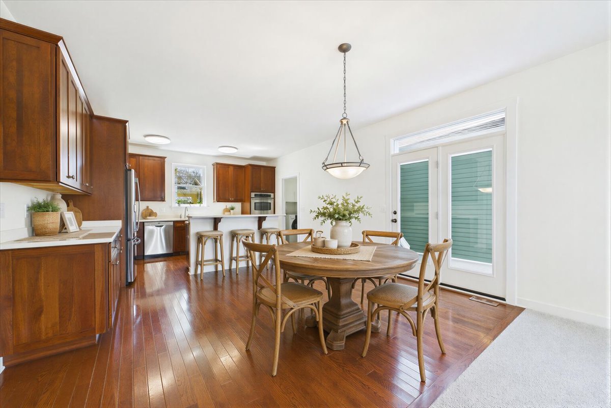 884 Blazing Star Road, Grayslake, IL 60030