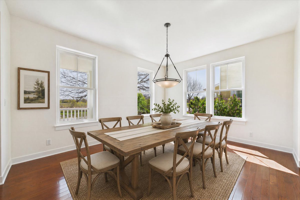 884 Blazing Star Road, Grayslake, IL 60030