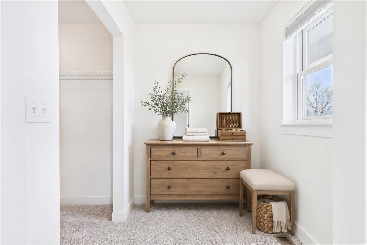 884 Blazing Star Road, Grayslake, IL 60030