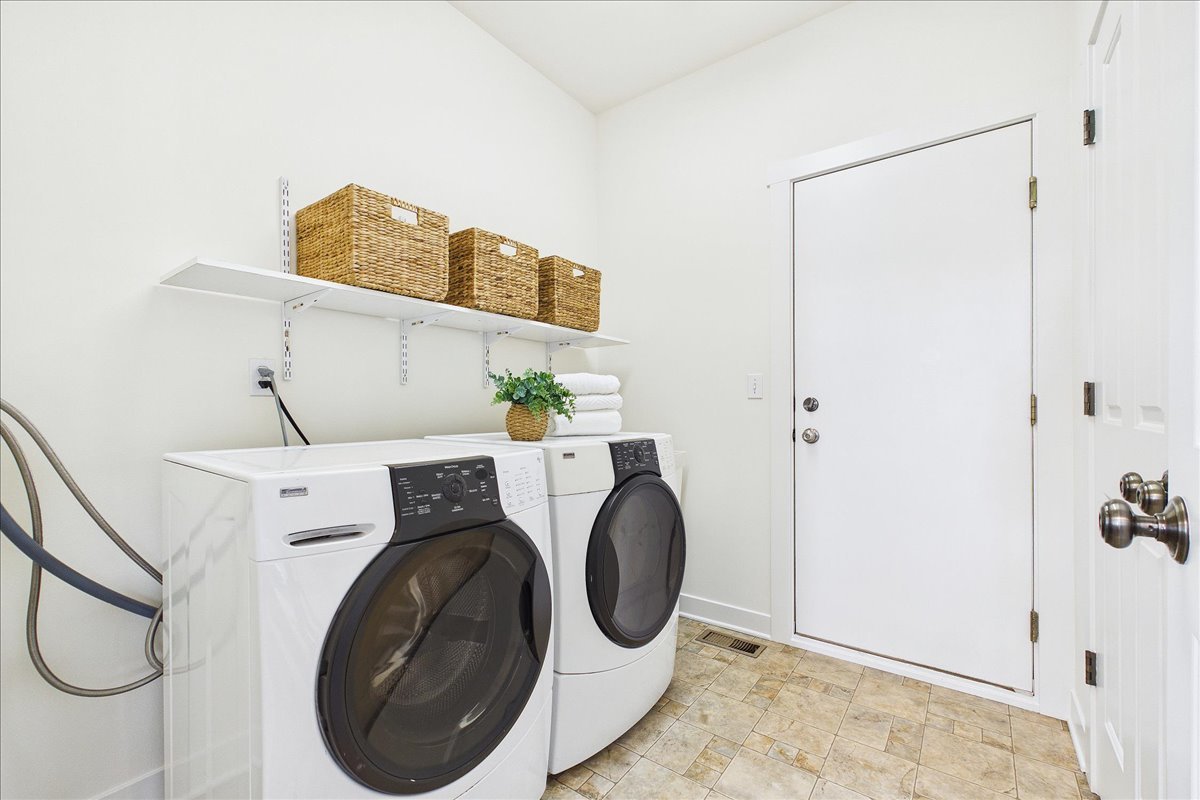 884 Blazing Star Road, Grayslake, IL 60030