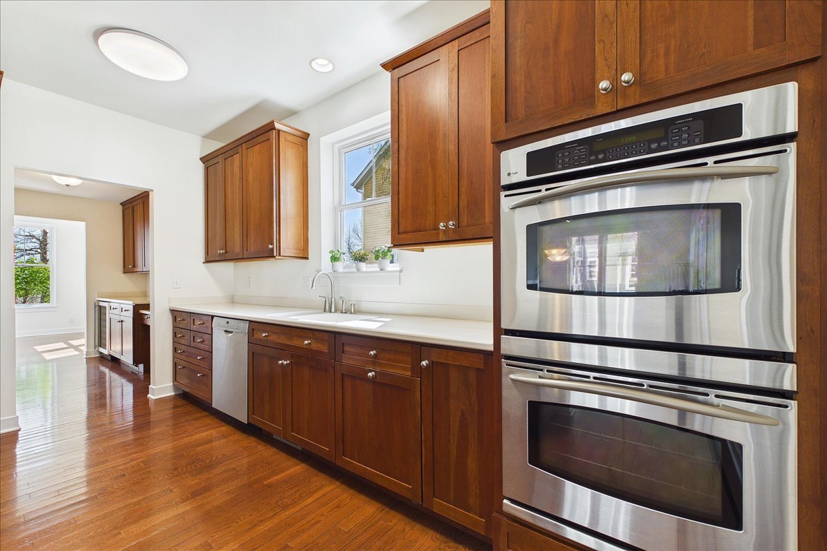 884 Blazing Star Road, Grayslake, IL 60030