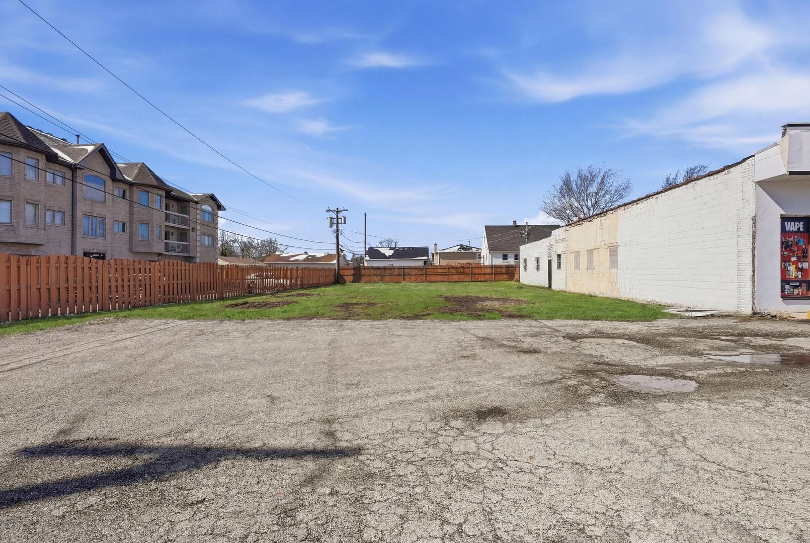 8404 S Roberts Road, Justice, IL 60458