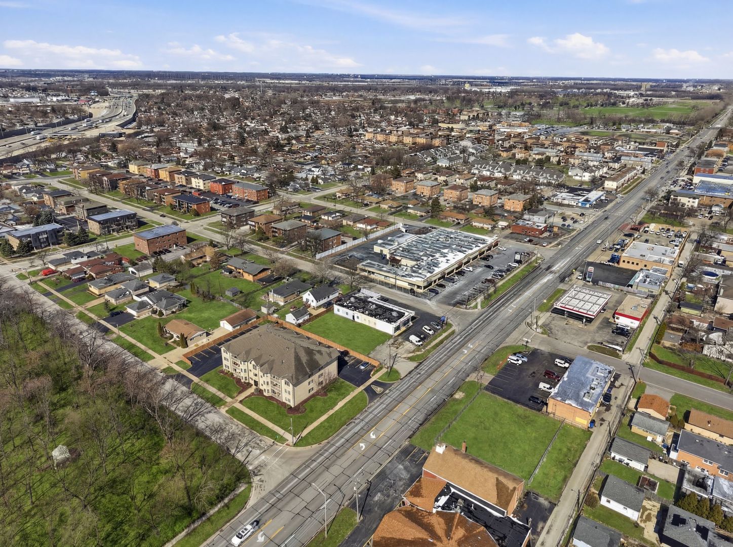 8404 S Roberts Road, Justice, IL 60458