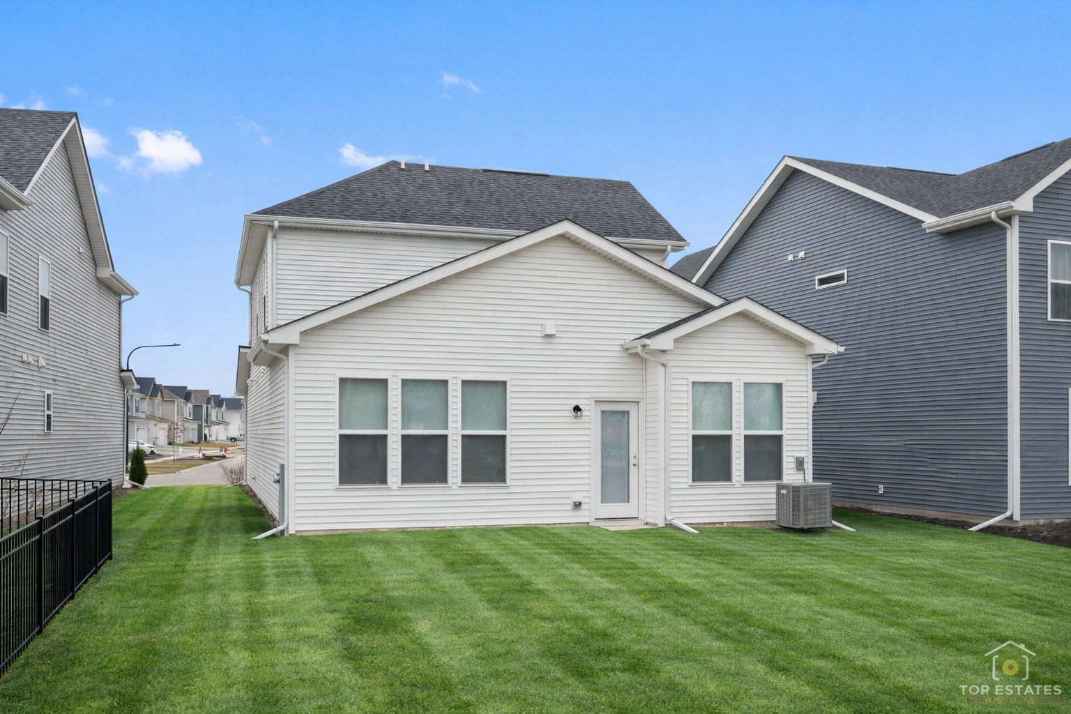 2739 Lawlor Lane, Naperville, IL 60564