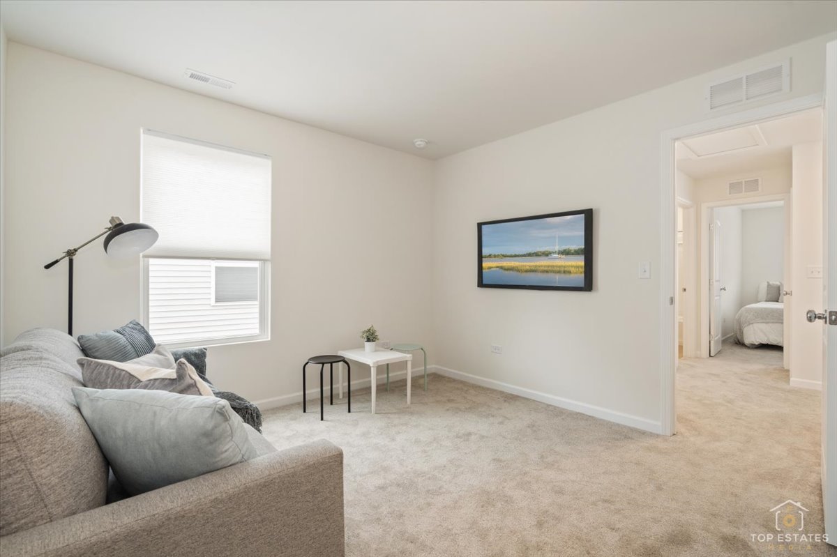 2739 Lawlor Lane, Naperville, IL 60564