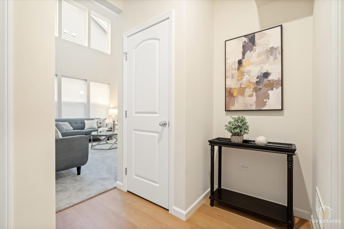 2739 Lawlor Lane, Naperville, IL 60564