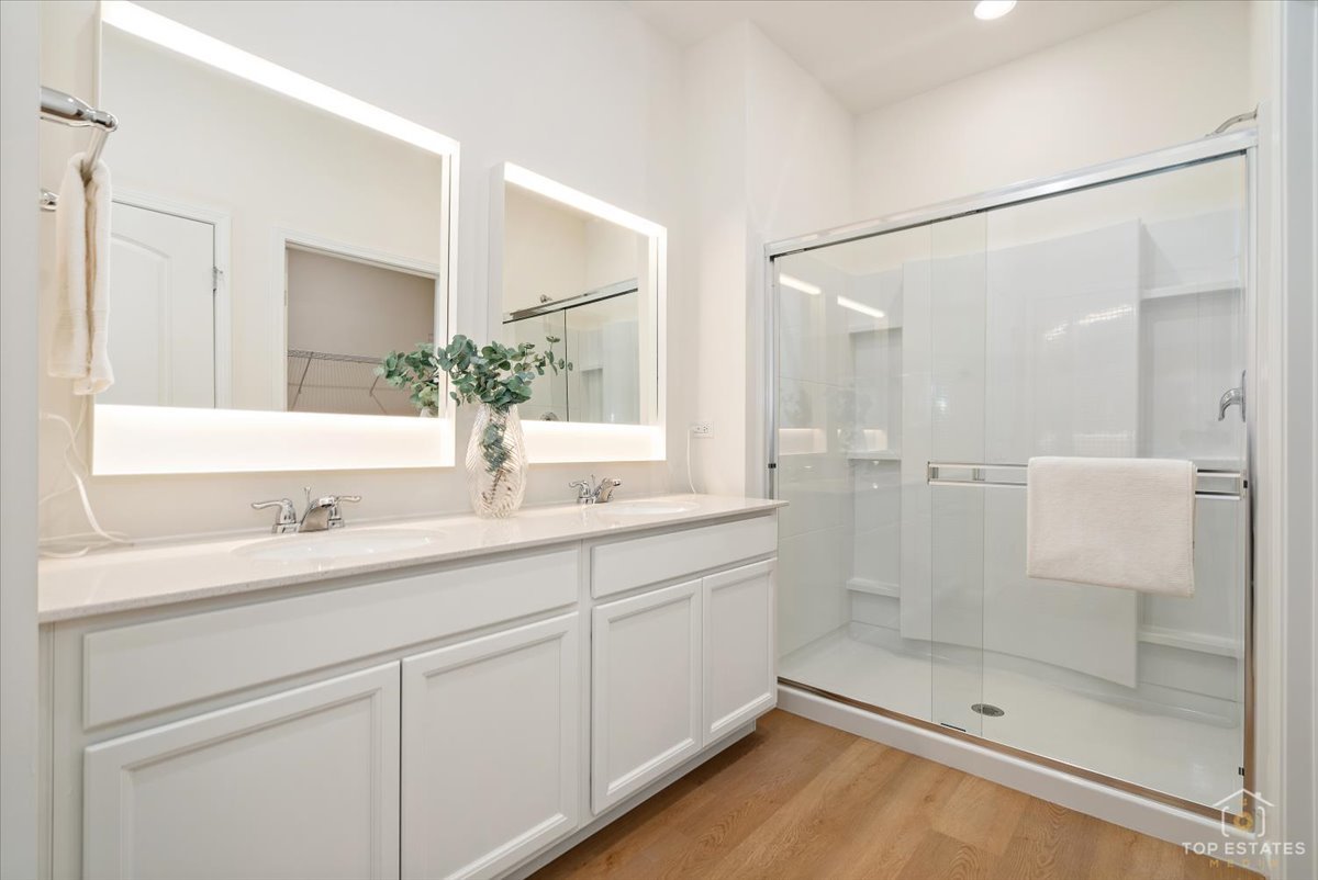 2739 Lawlor Lane, Naperville, IL 60564