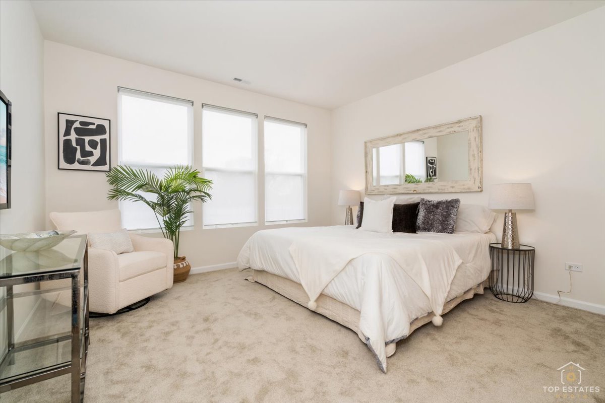 2739 Lawlor Lane, Naperville, IL 60564