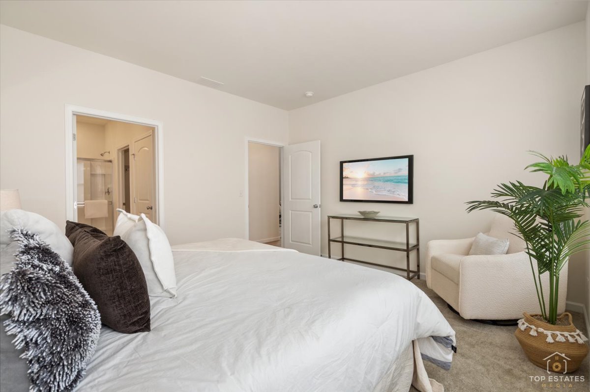 2739 Lawlor Lane, Naperville, IL 60564