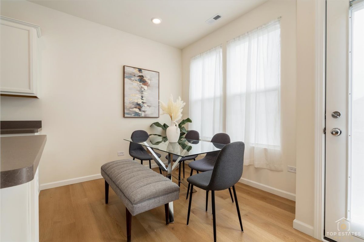 2739 Lawlor Lane, Naperville, IL 60564