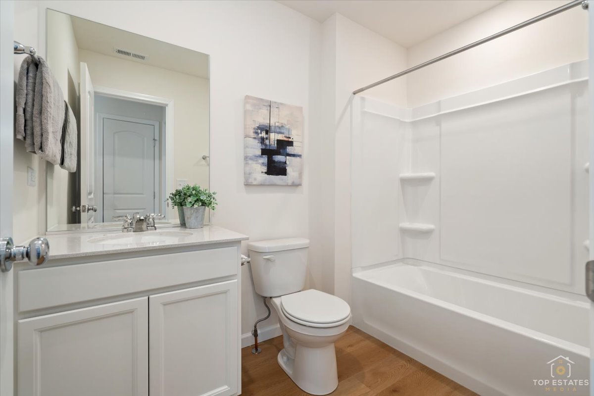 2739 Lawlor Lane, Naperville, IL 60564