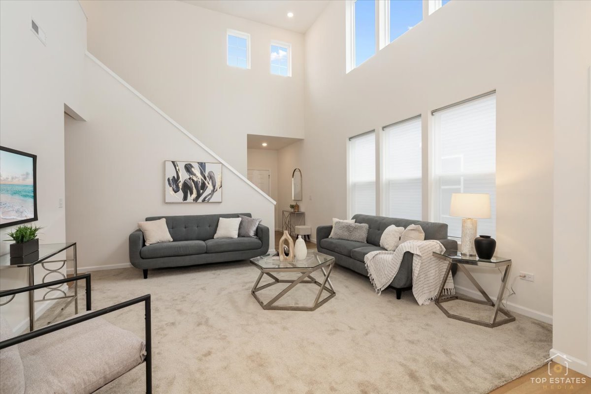 2739 Lawlor Lane, Naperville, IL 60564