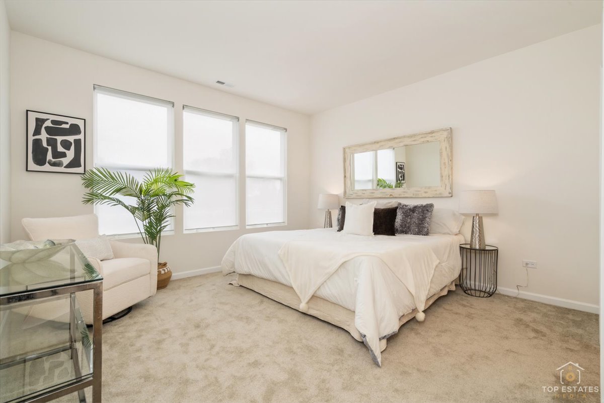 2739 Lawlor Lane, Naperville, IL 60564