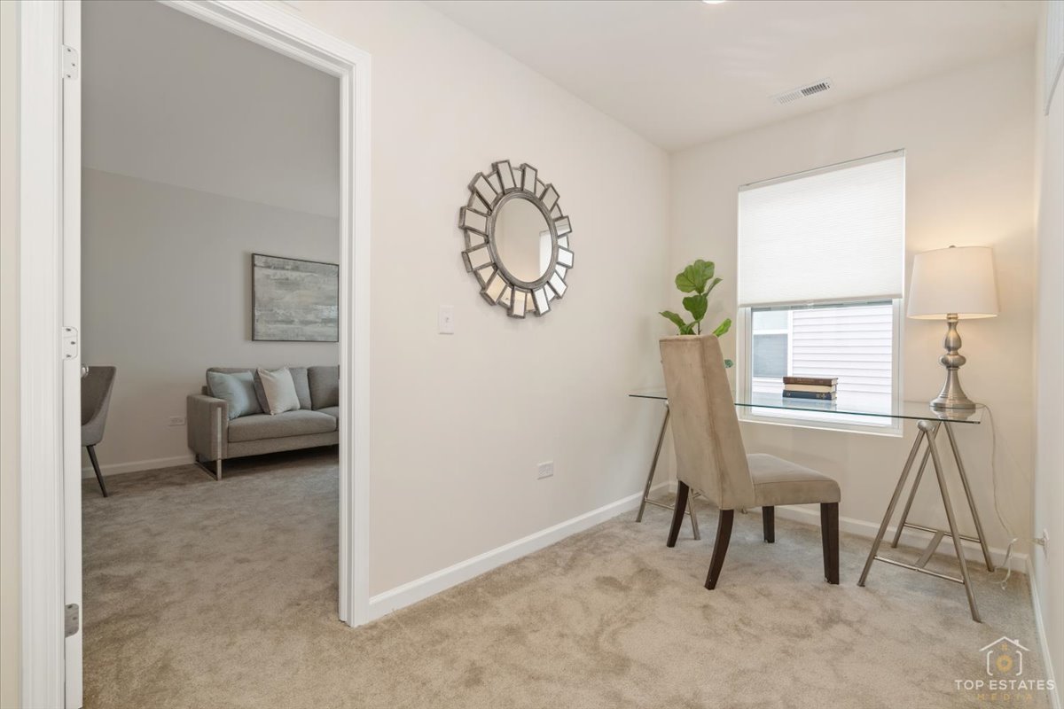 2739 Lawlor Lane, Naperville, IL 60564