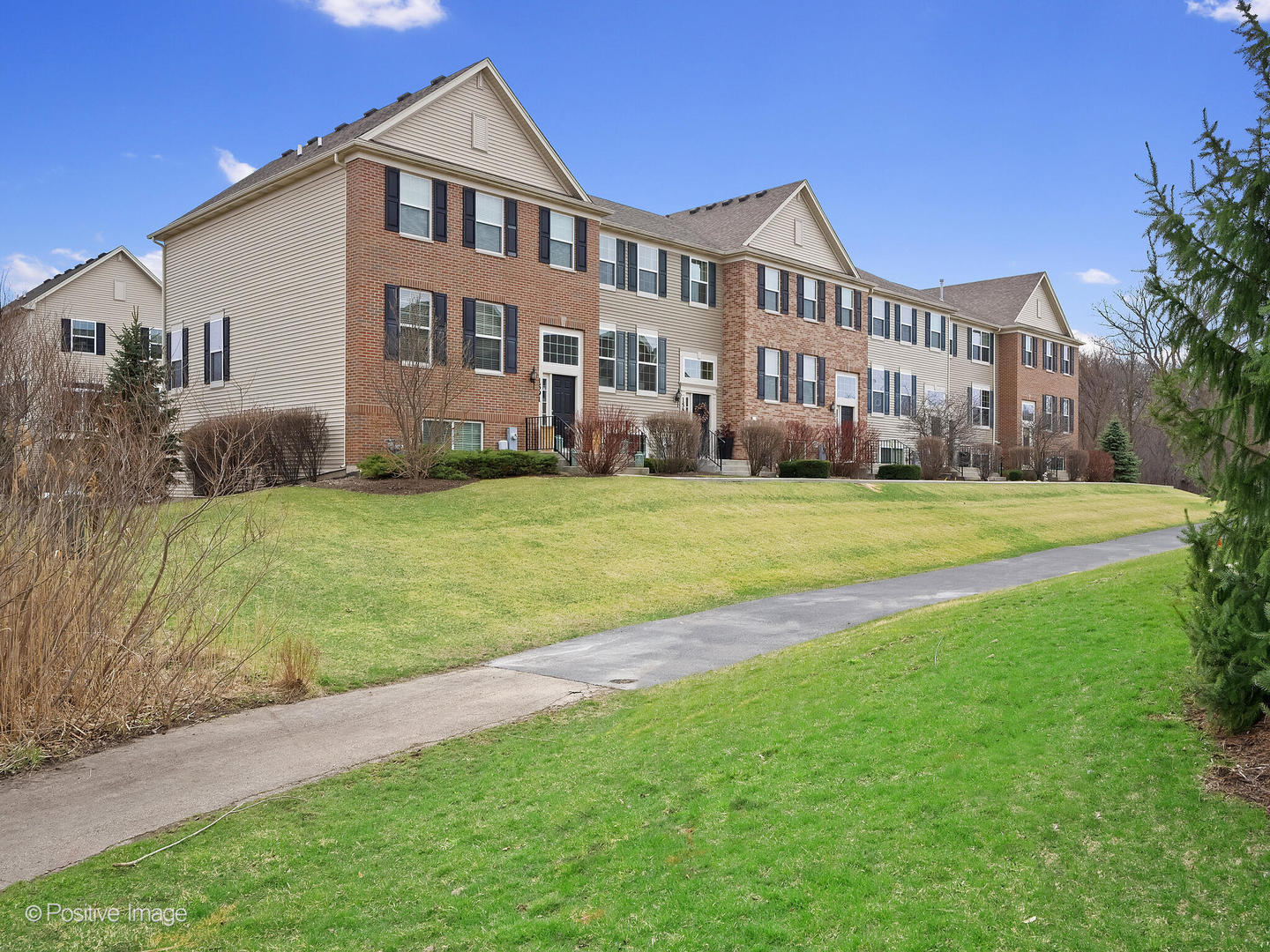 1589 Deer Pointe Drive, South Elgin, IL 60177