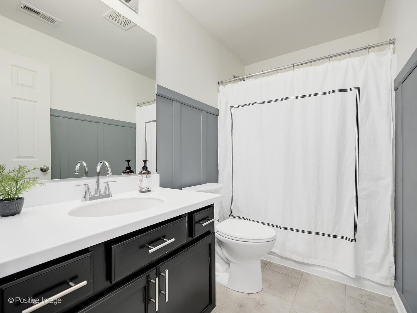 1589 Deer Pointe Drive, South Elgin, IL 60177