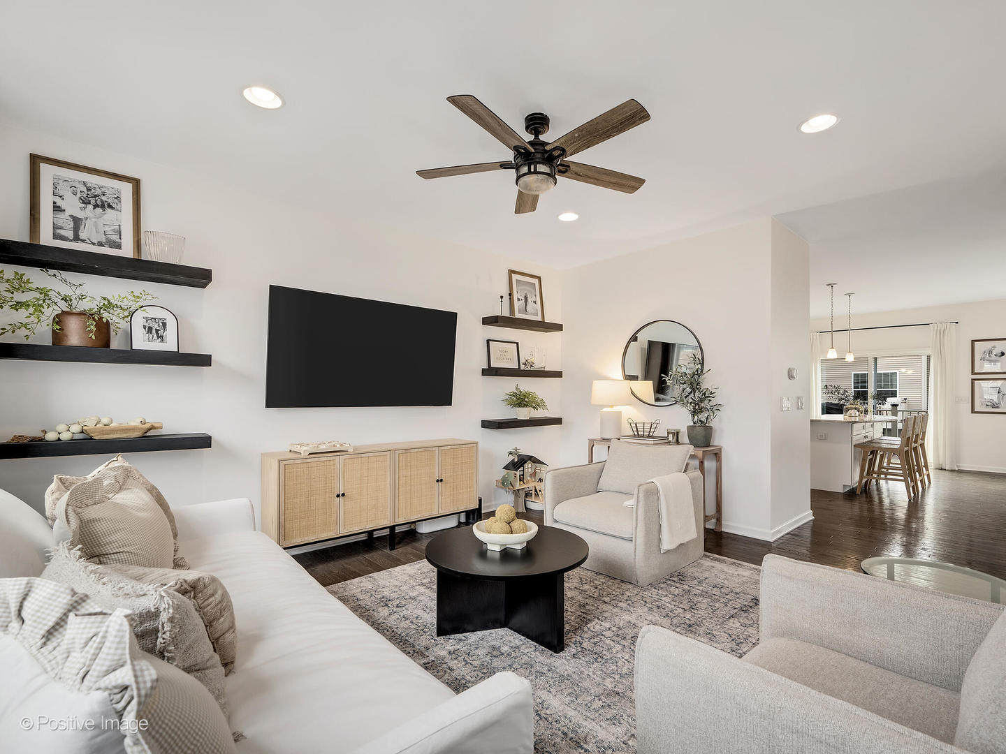 1589 Deer Pointe Drive, South Elgin, IL 60177