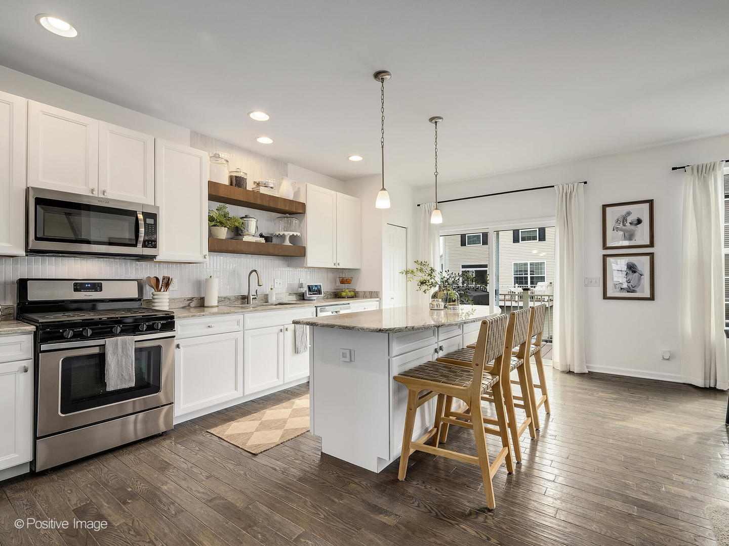 1589 Deer Pointe Drive, South Elgin, IL 60177