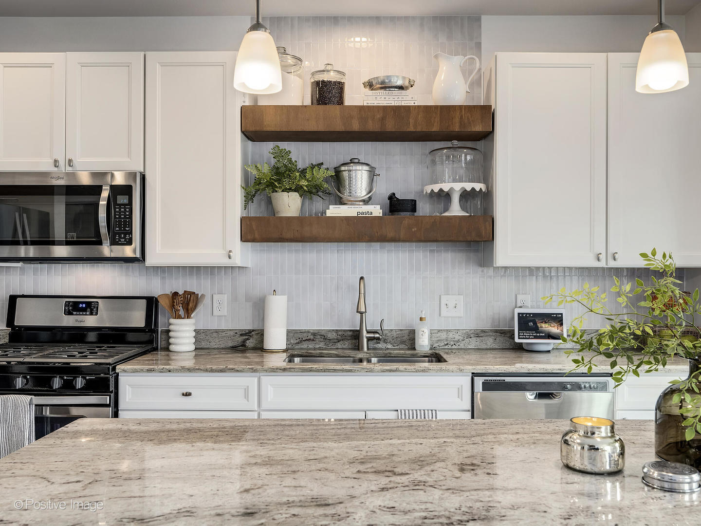 1589 Deer Pointe Drive, South Elgin, IL 60177