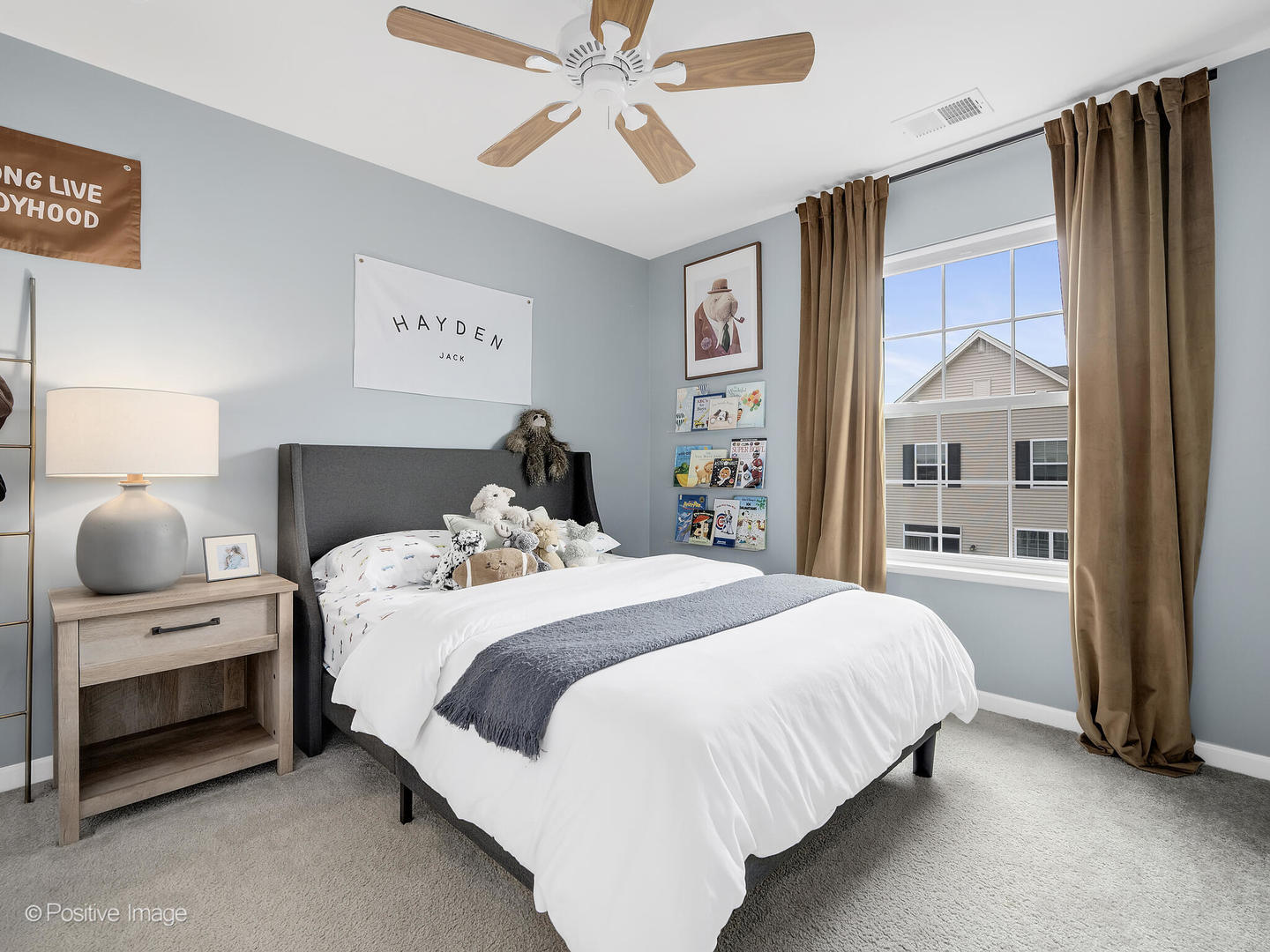 1589 Deer Pointe Drive, South Elgin, IL 60177