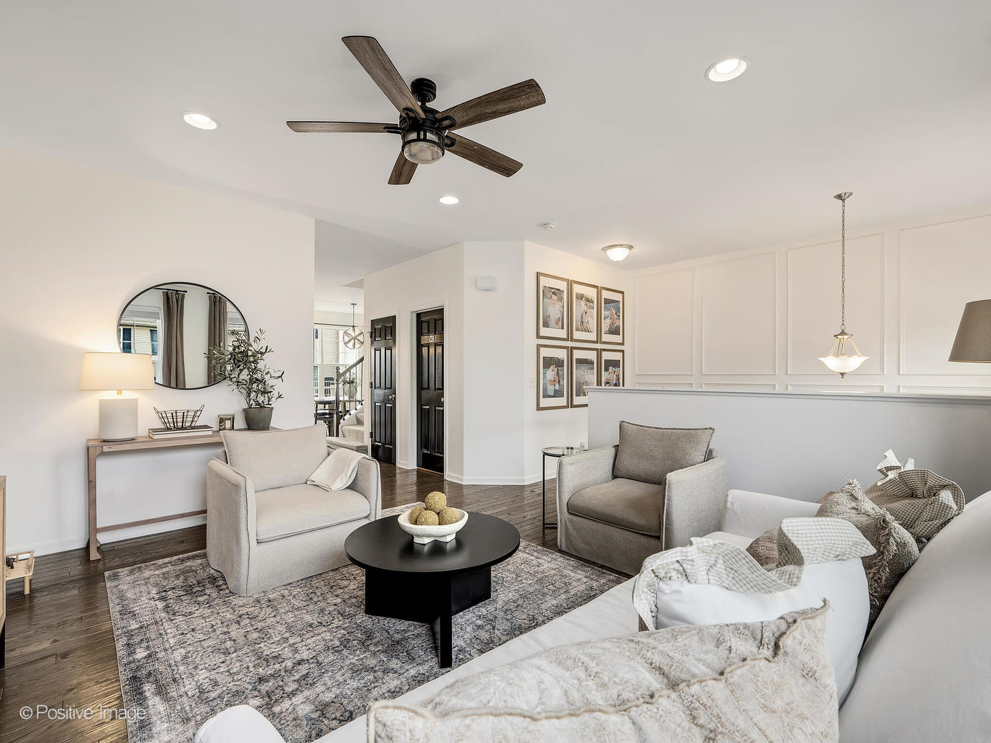 1589 Deer Pointe Drive, South Elgin, IL 60177