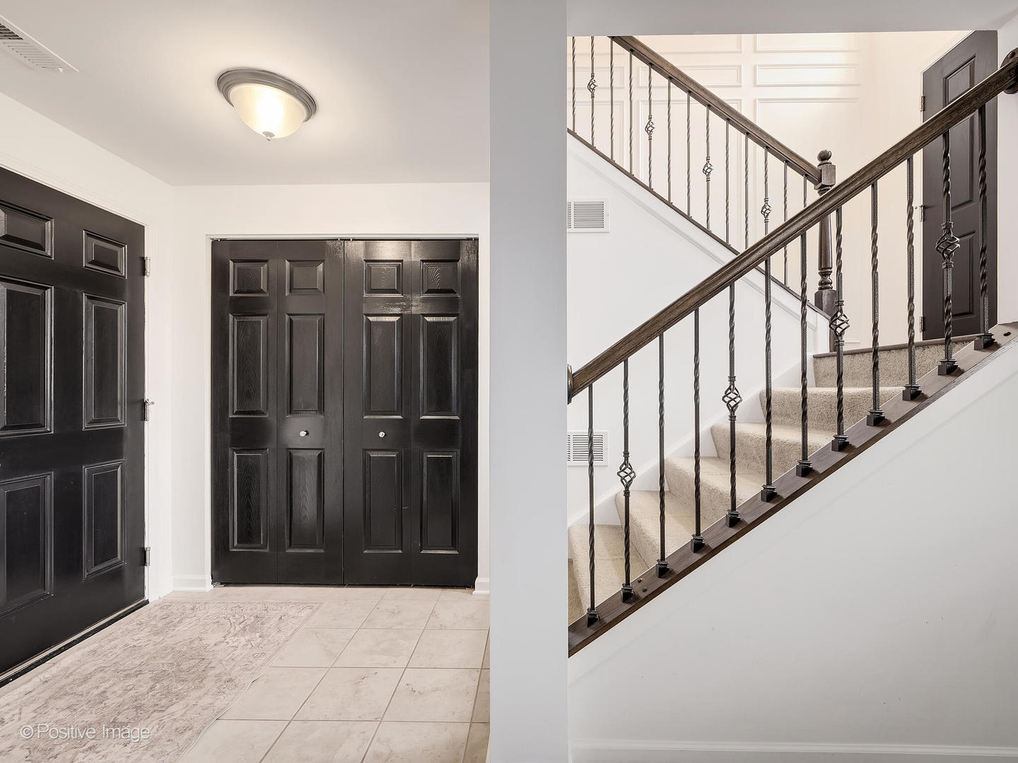 1589 Deer Pointe Drive, South Elgin, IL 60177