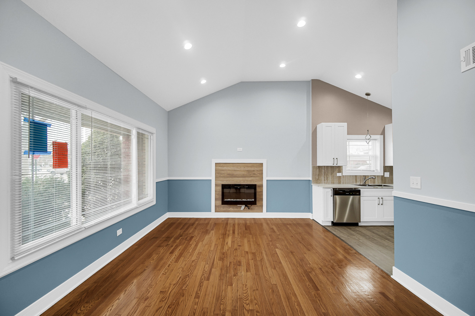 12500 S Loomis Street, Calumet Park, IL 60827