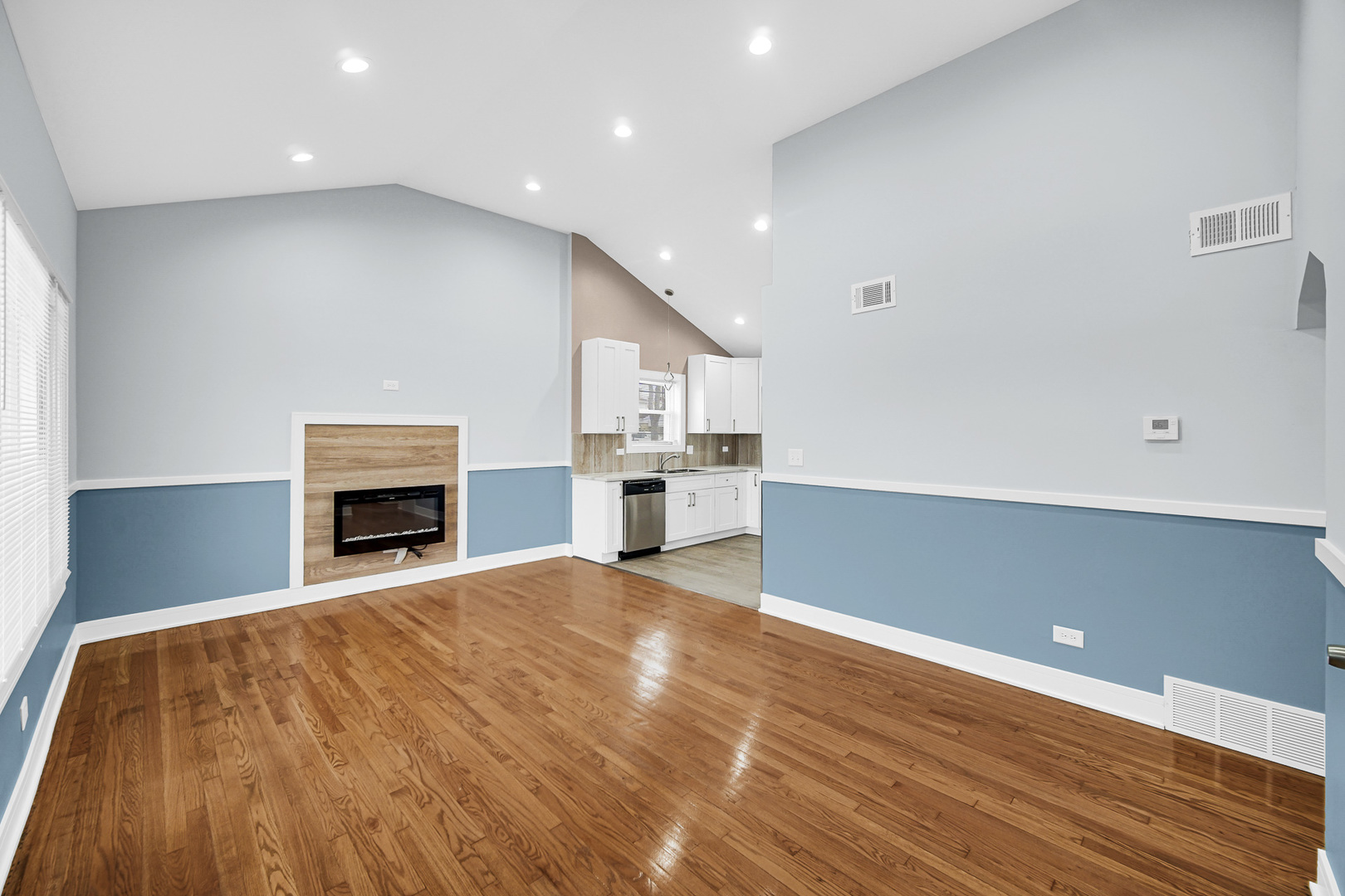 12500 S Loomis Street, Calumet Park, IL 60827