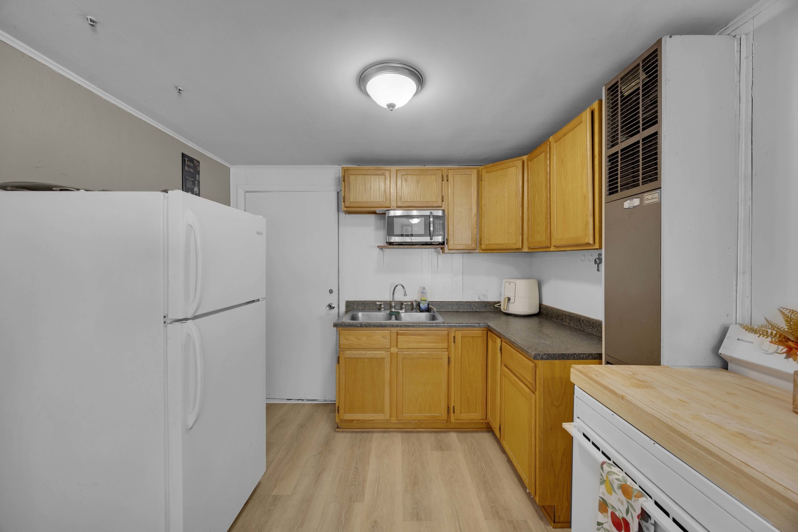 3333 Union Avenue, Steger, IL 60475