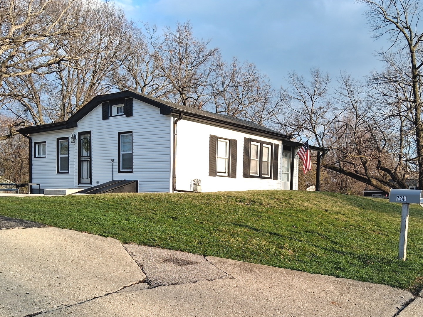 2241 Wallace Avenue, North Chicago, IL 60064