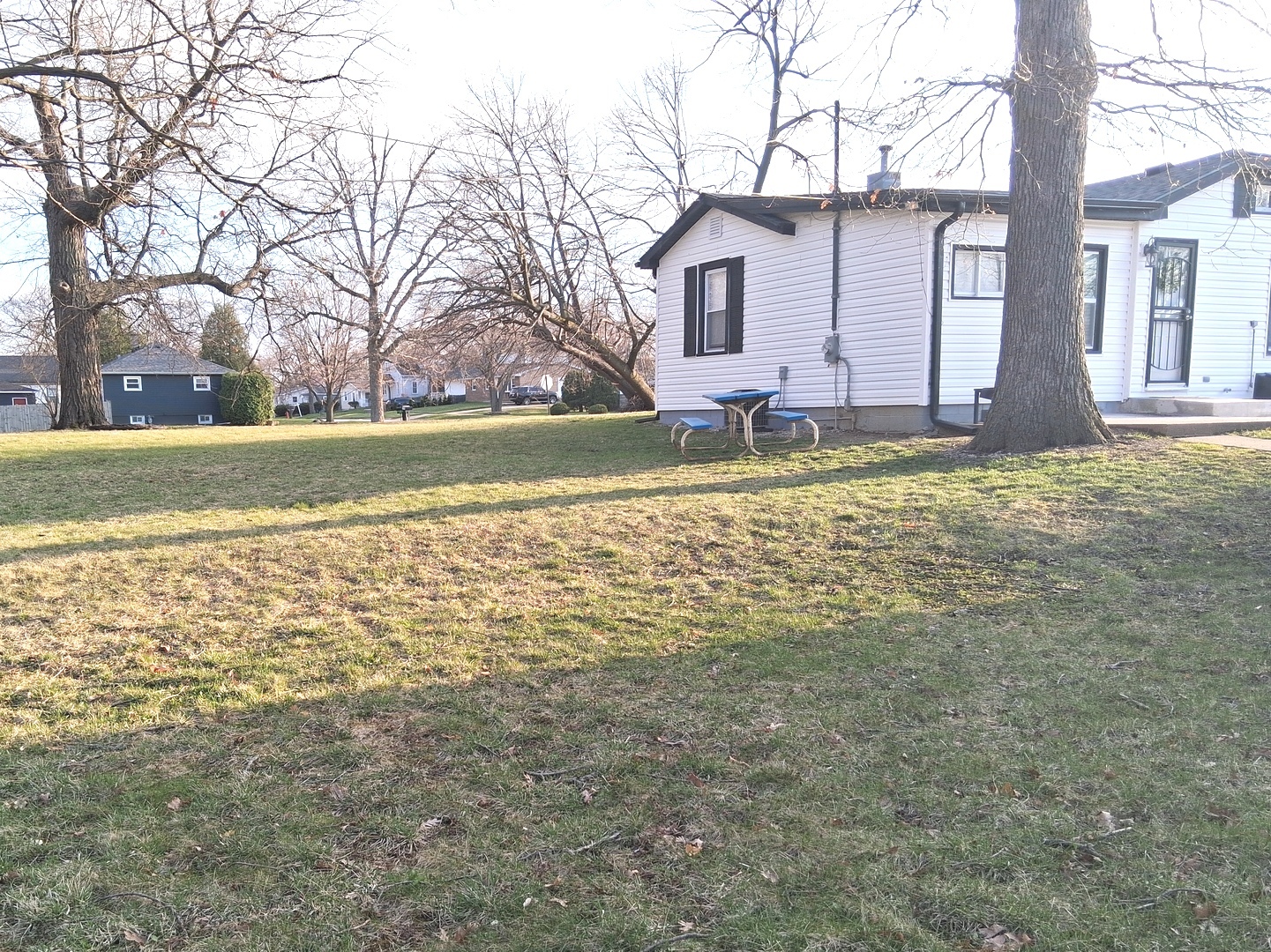 2241 Wallace Avenue, North Chicago, IL 60064