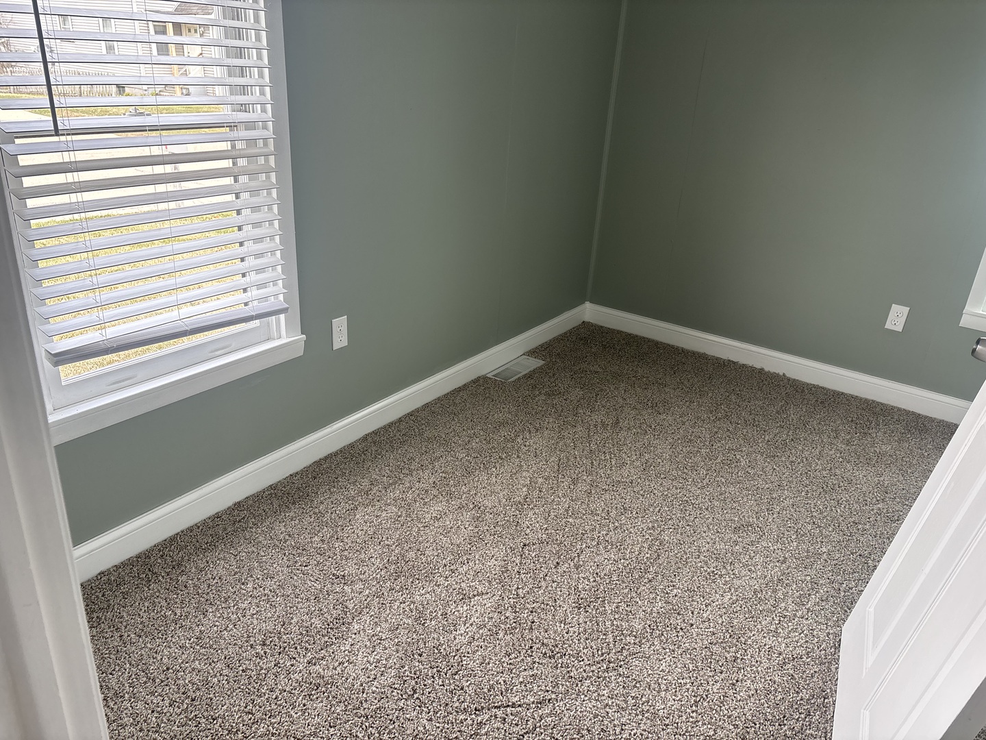 2241 Wallace Avenue, North Chicago, IL 60064