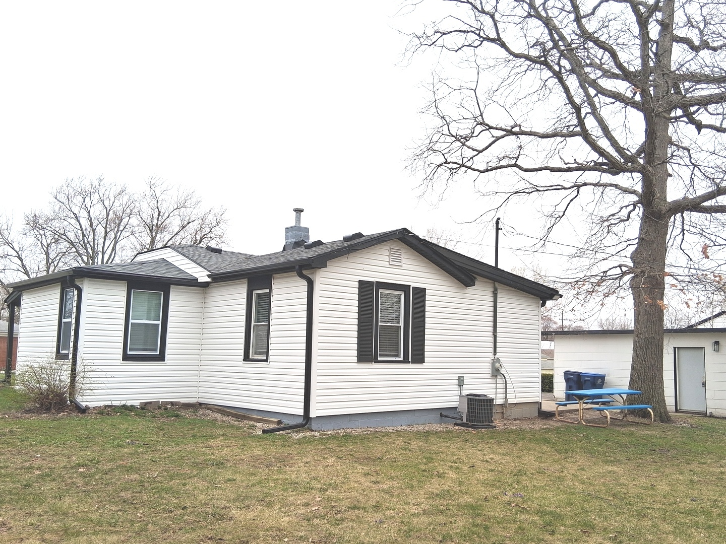 2241 Wallace Avenue, North Chicago, IL 60064