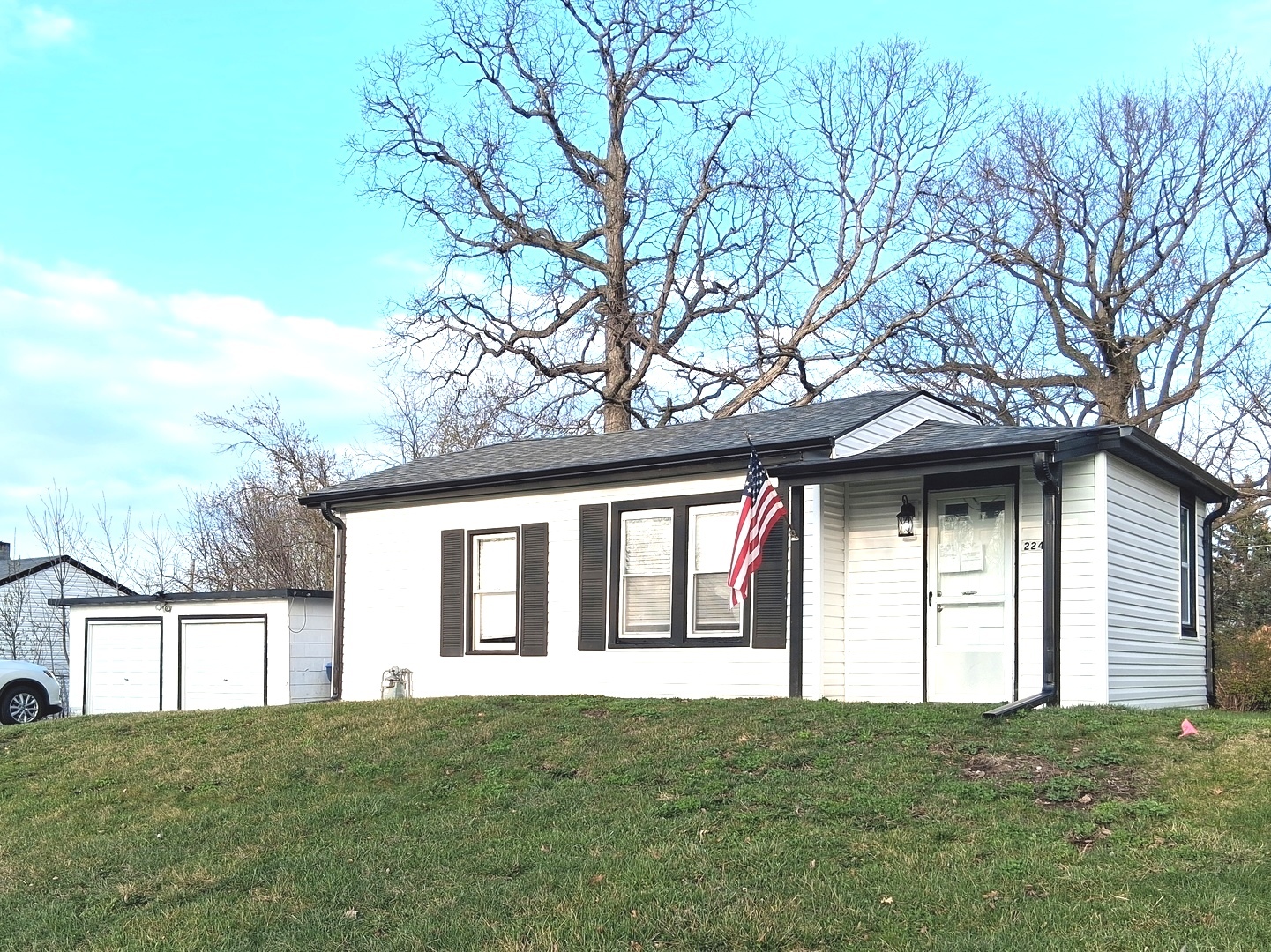 2241 Wallace Avenue, North Chicago, IL 60064