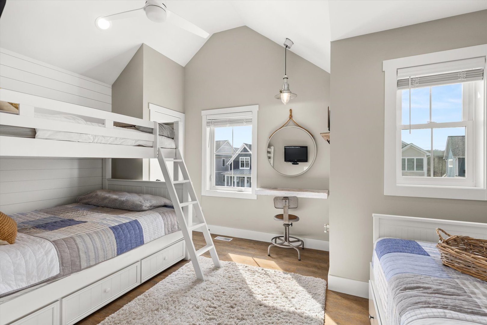 212 Leeward Way, Ottawa, IL 61350