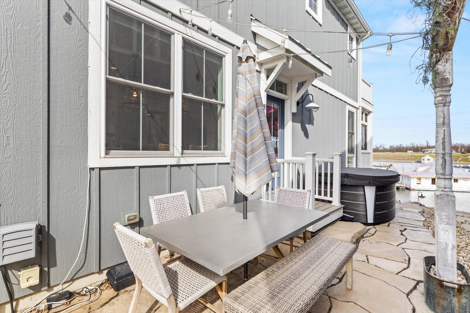 212 Leeward Way, Ottawa, IL 61350