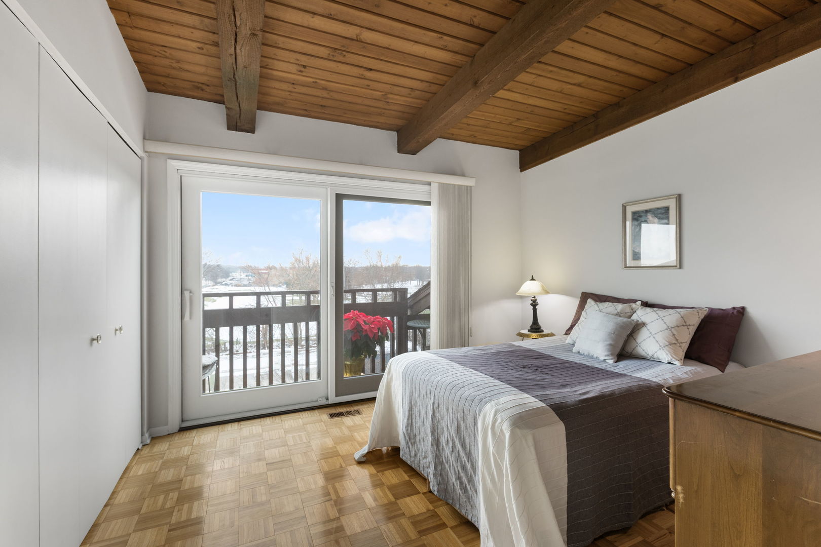 6600 W Wood River Drive #201, Niles, IL 60714