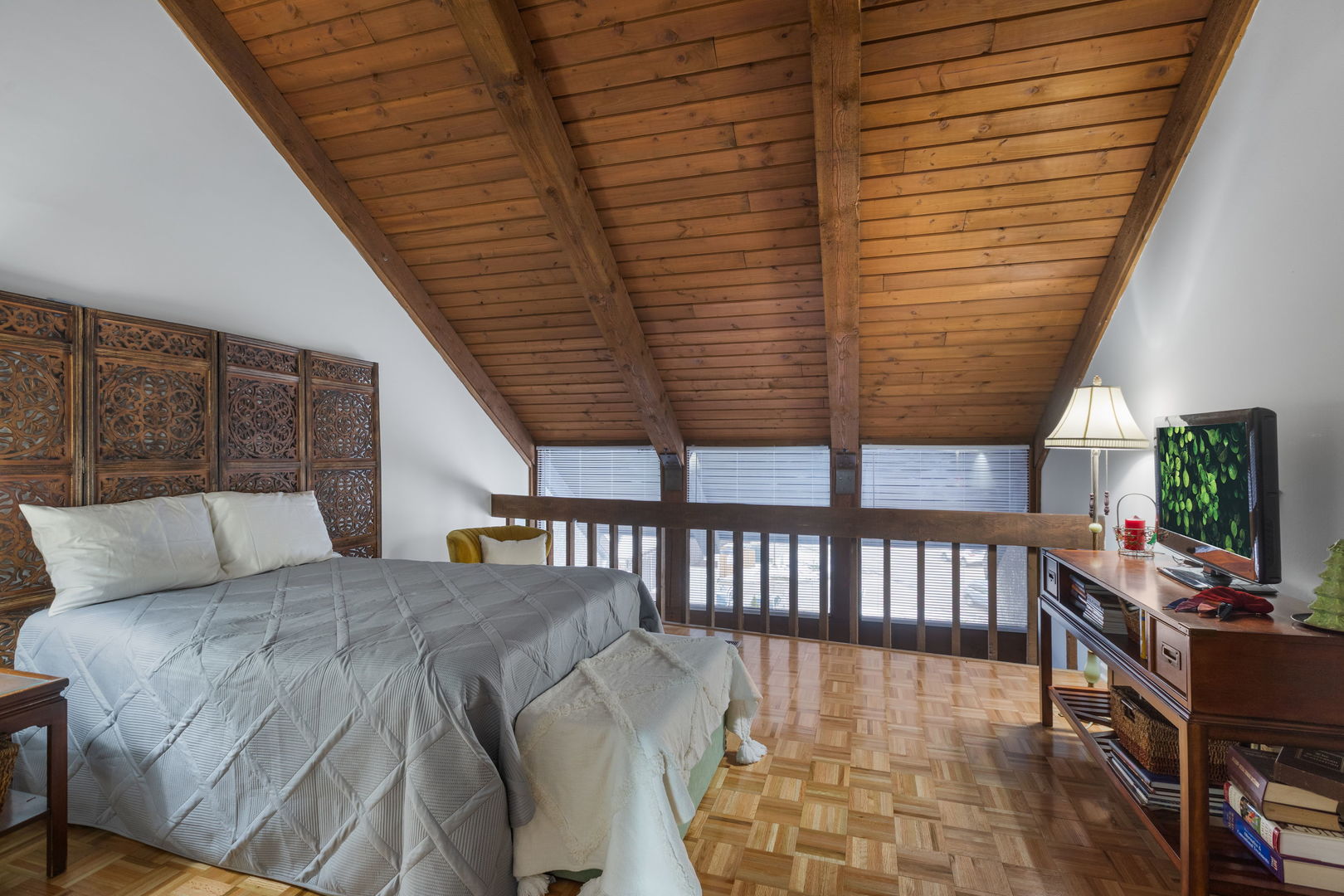 6600 W Wood River Drive #201, Niles, IL 60714