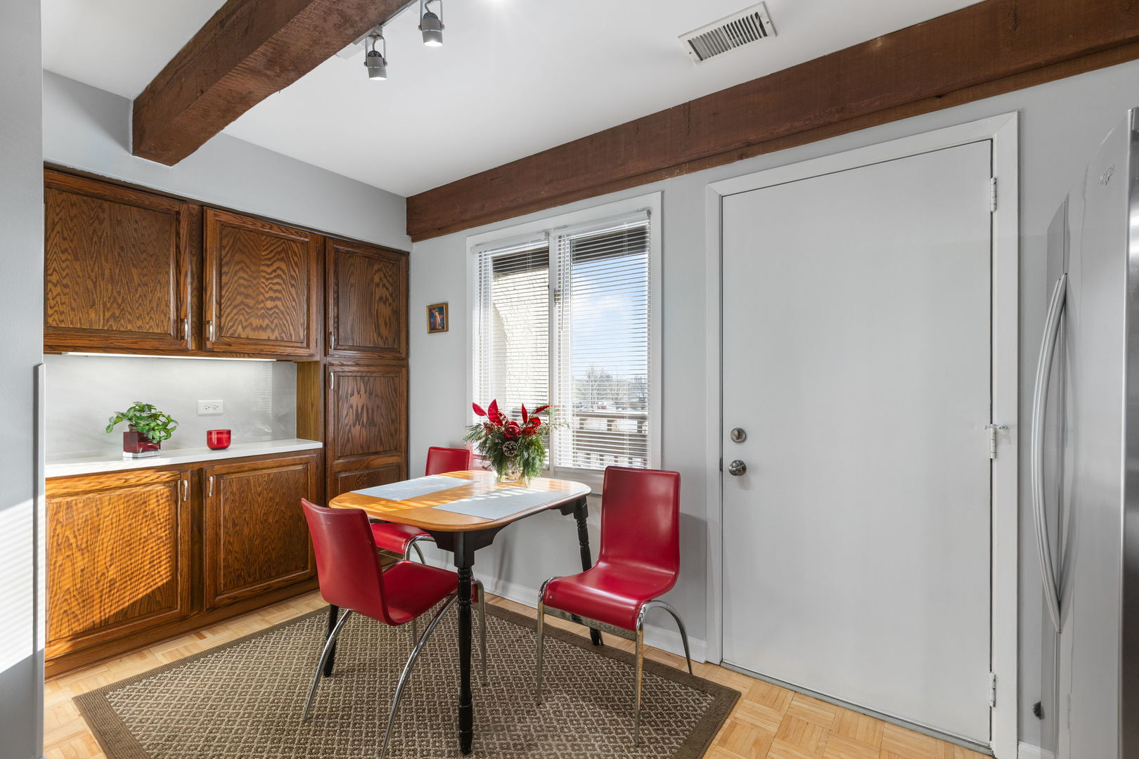 6600 W Wood River Drive #201, Niles, IL 60714